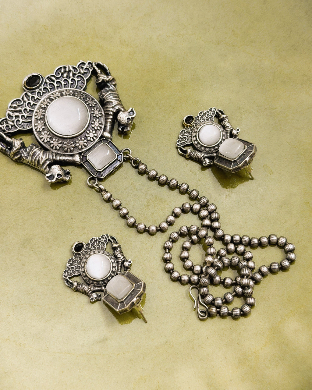 Viraasat Twin Motif Necklace Set