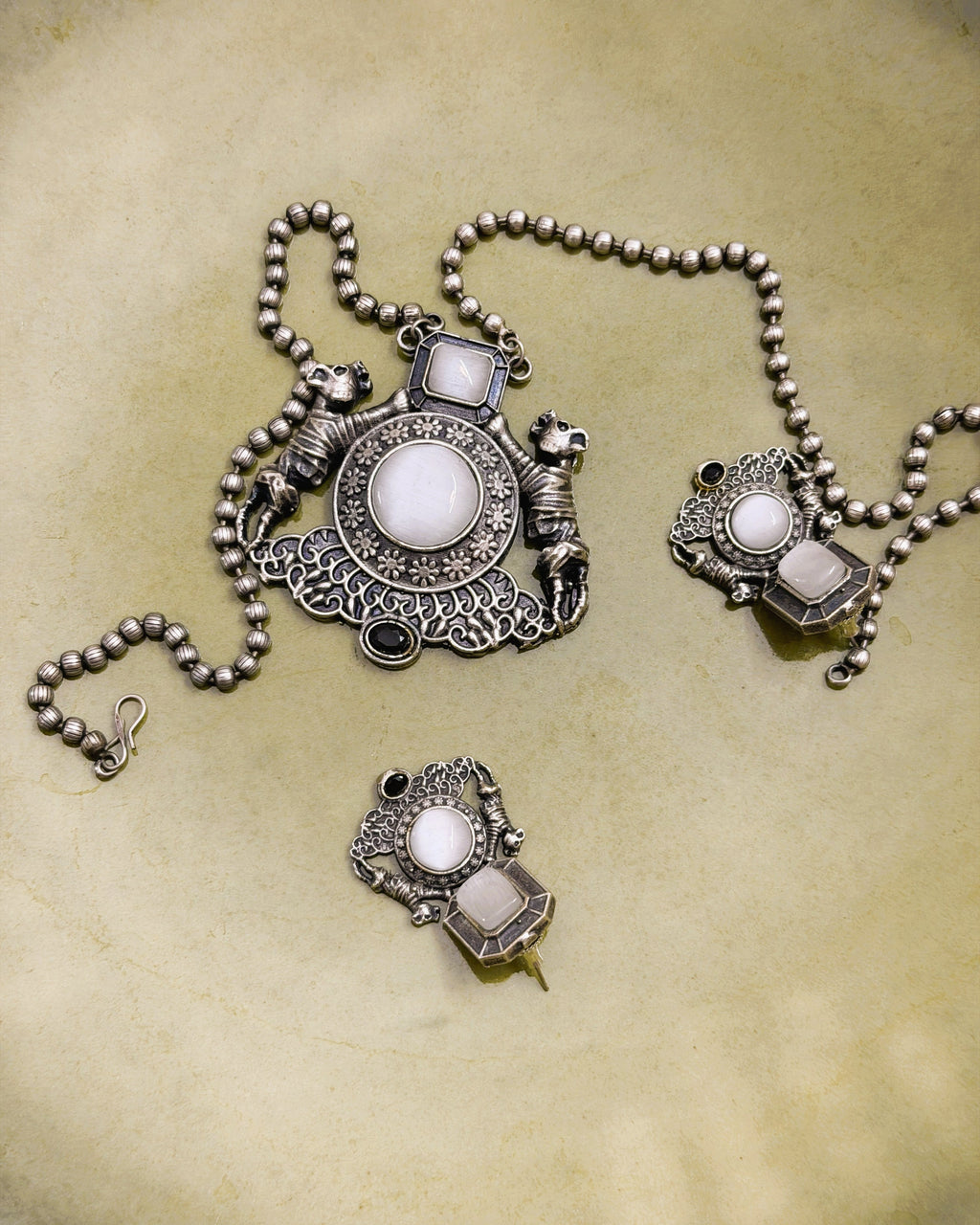 Viraasat Twin Motif Necklace Set