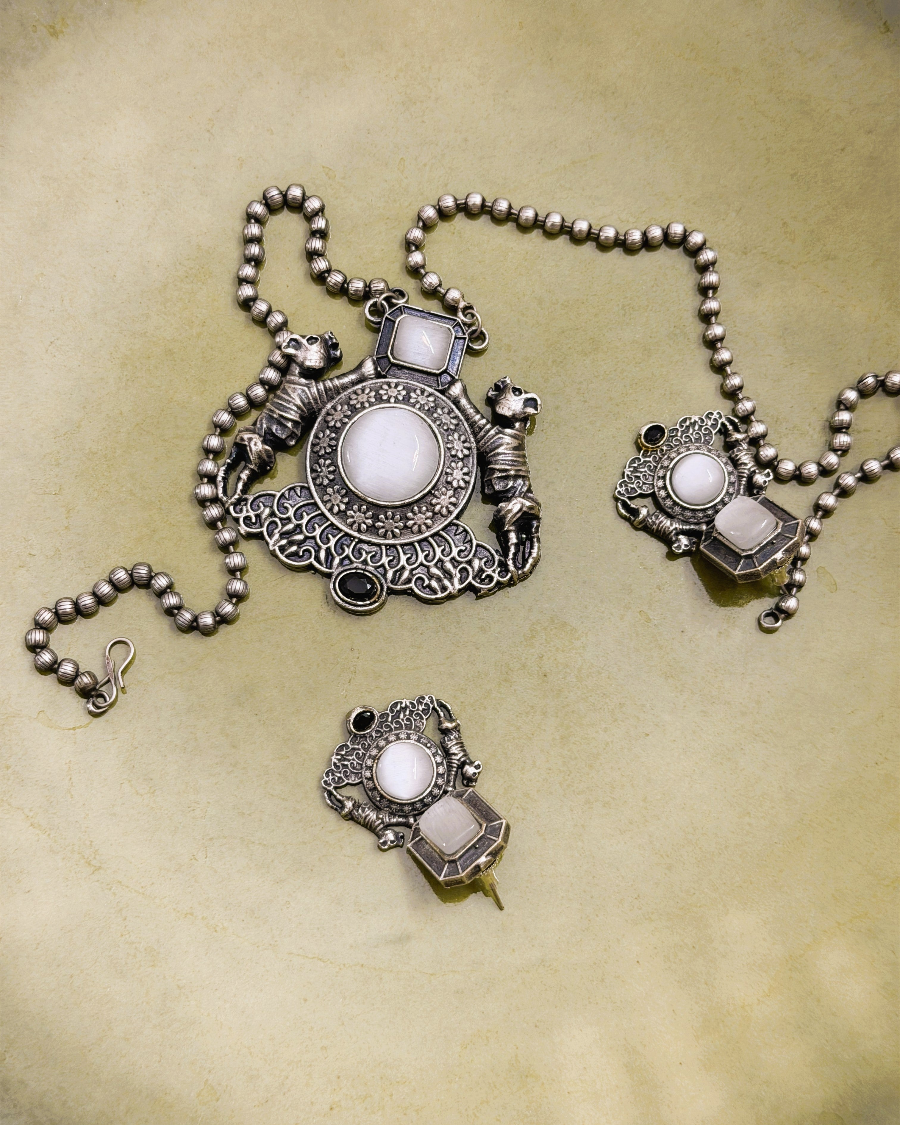 Viraasat Twin Motif Necklace Set