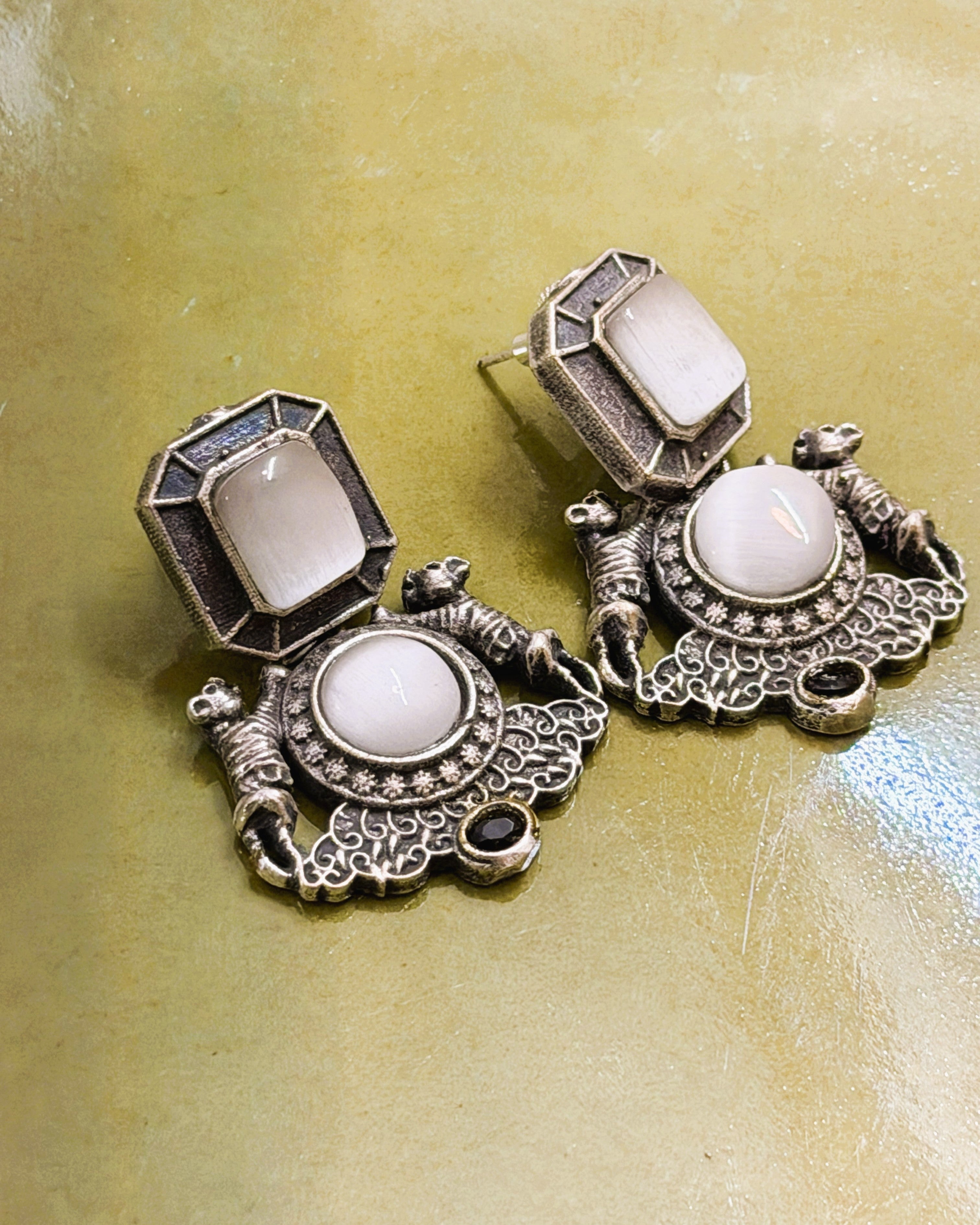 Viraasat Twin Motif Necklace Set
