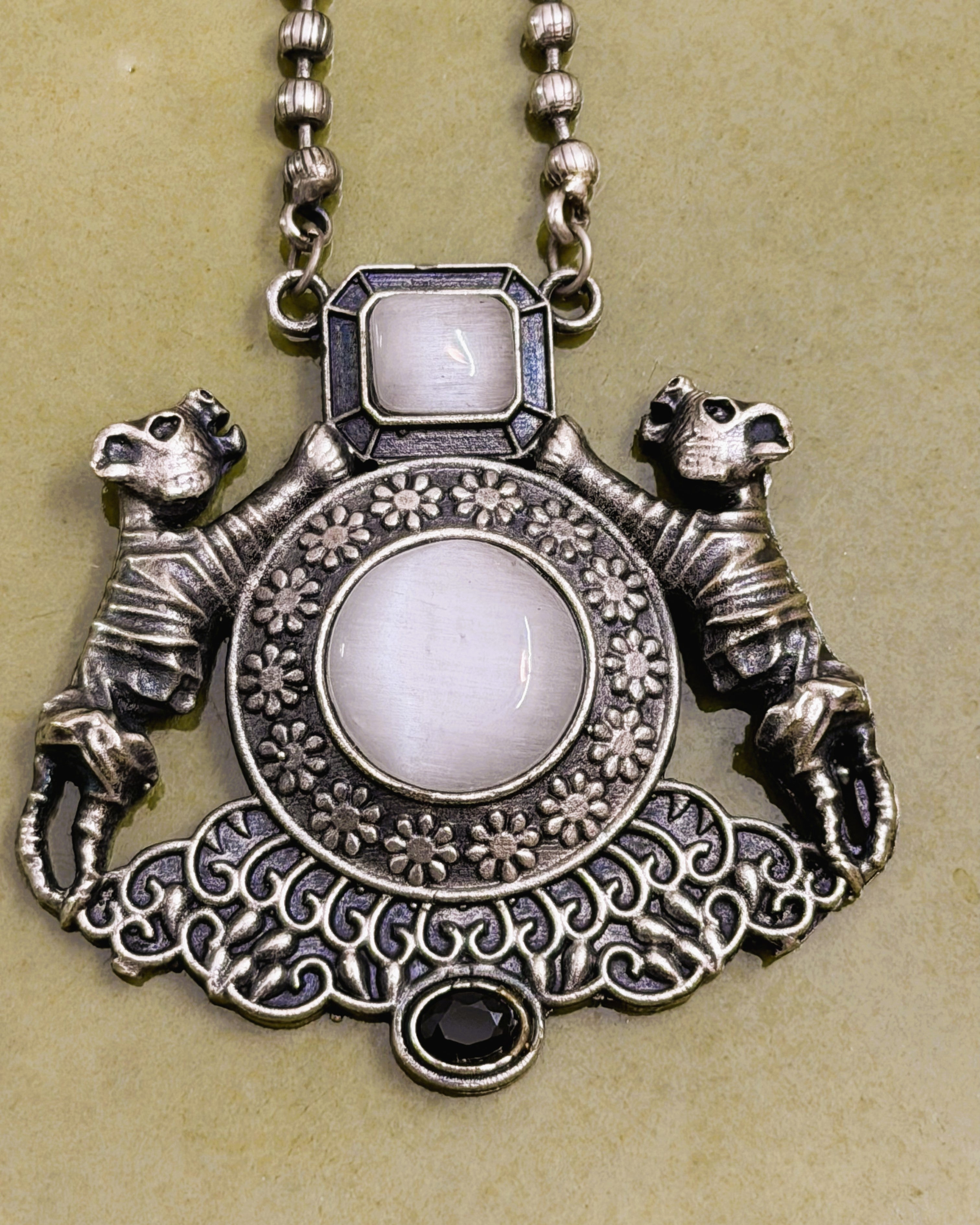Viraasat Twin Motif Necklace Set