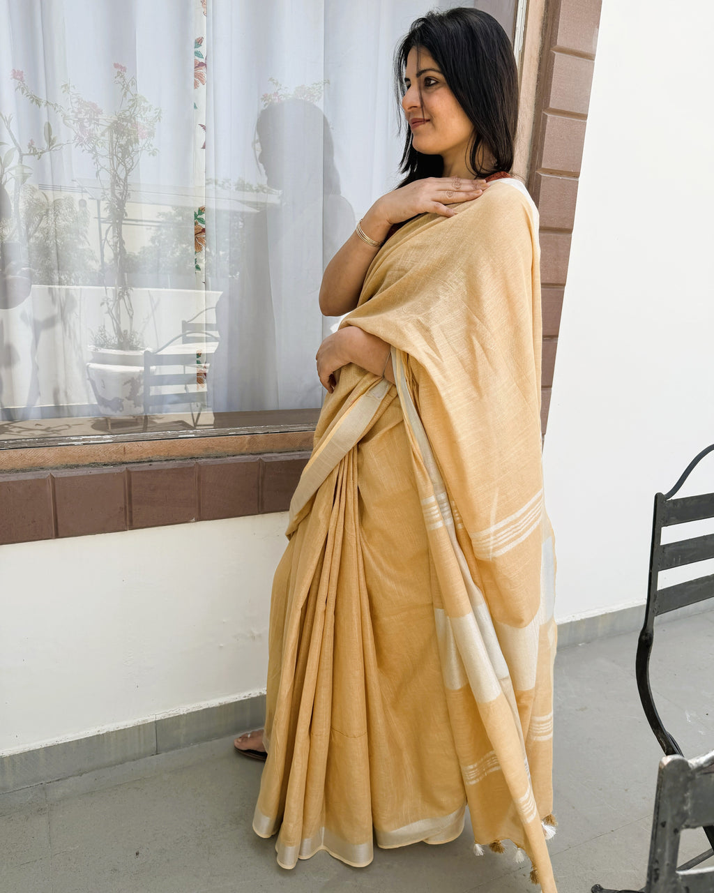 Ivory Grace Pure Linen Saree side view