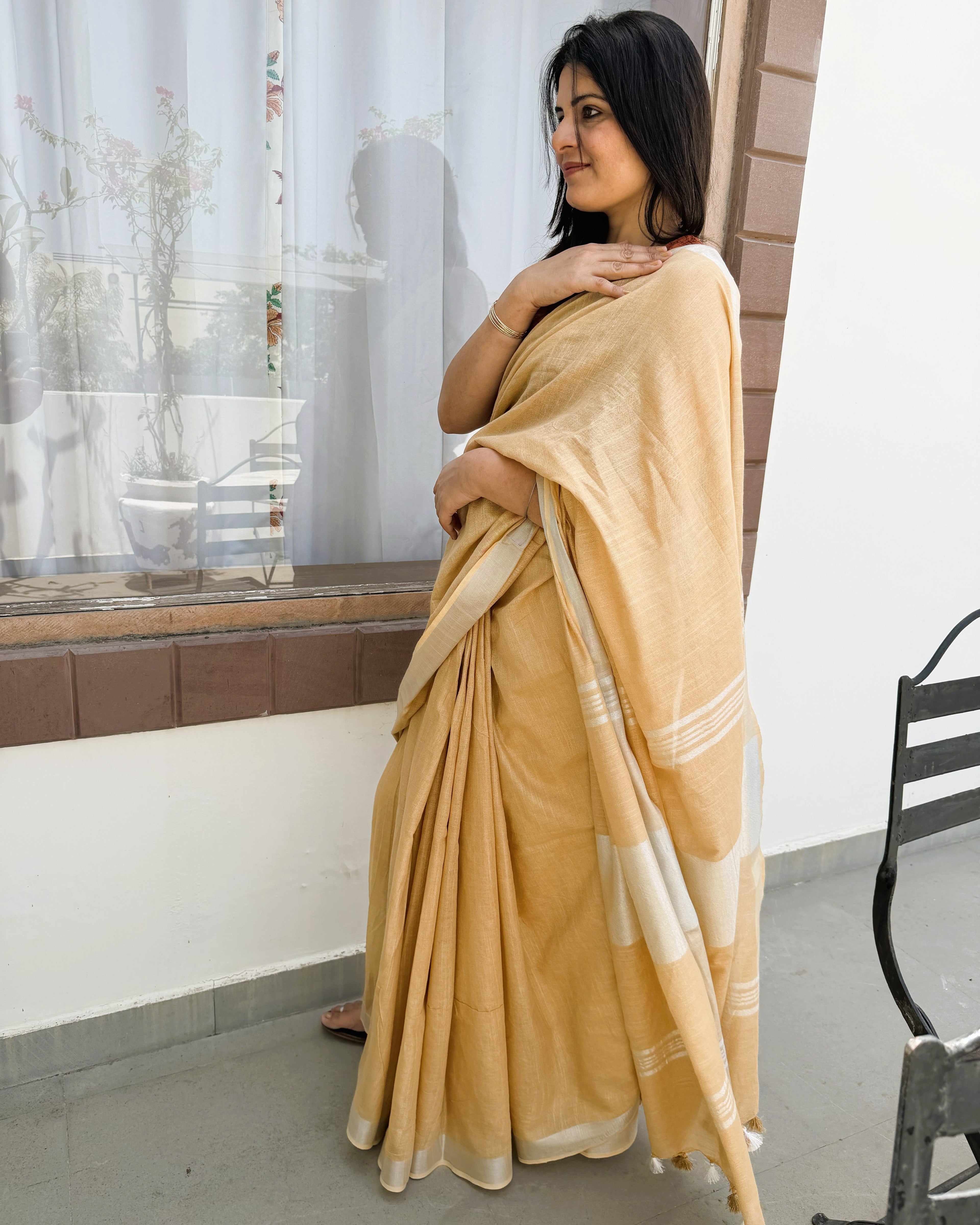 Ivory Grace Pure Linen Saree side view