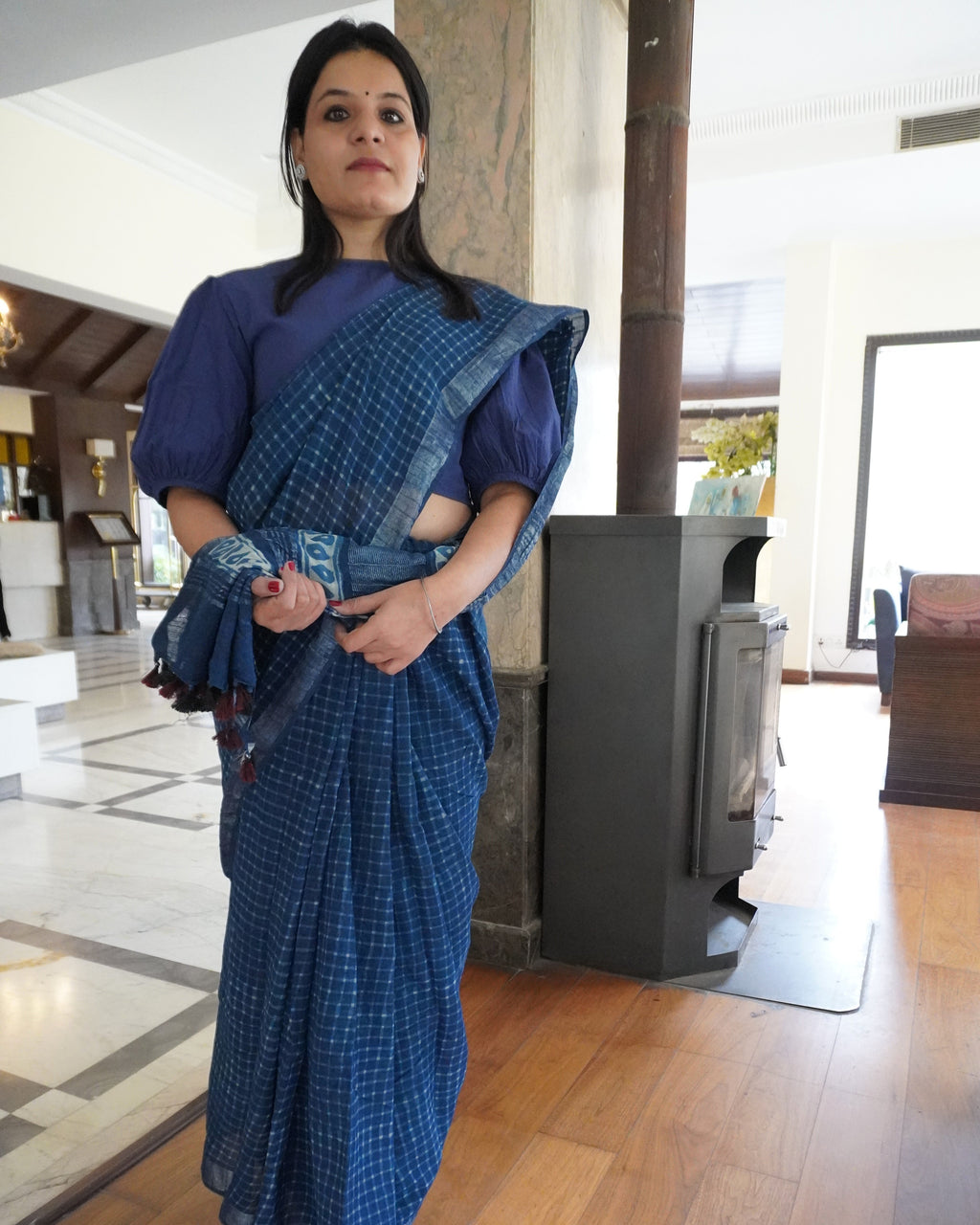Blue linen check print saree front view1
