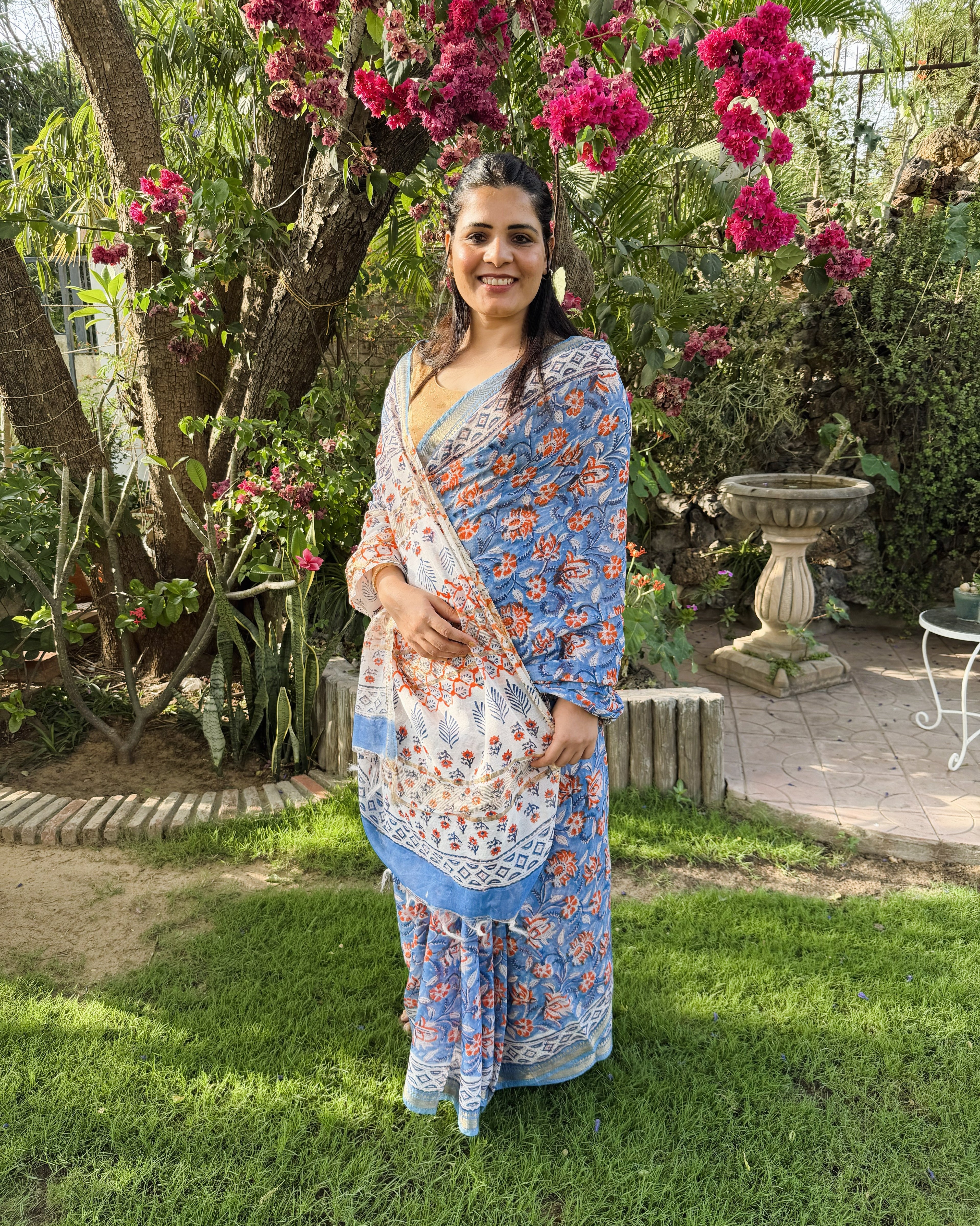 full front drape blue maheshwari silk saree sanganeri print