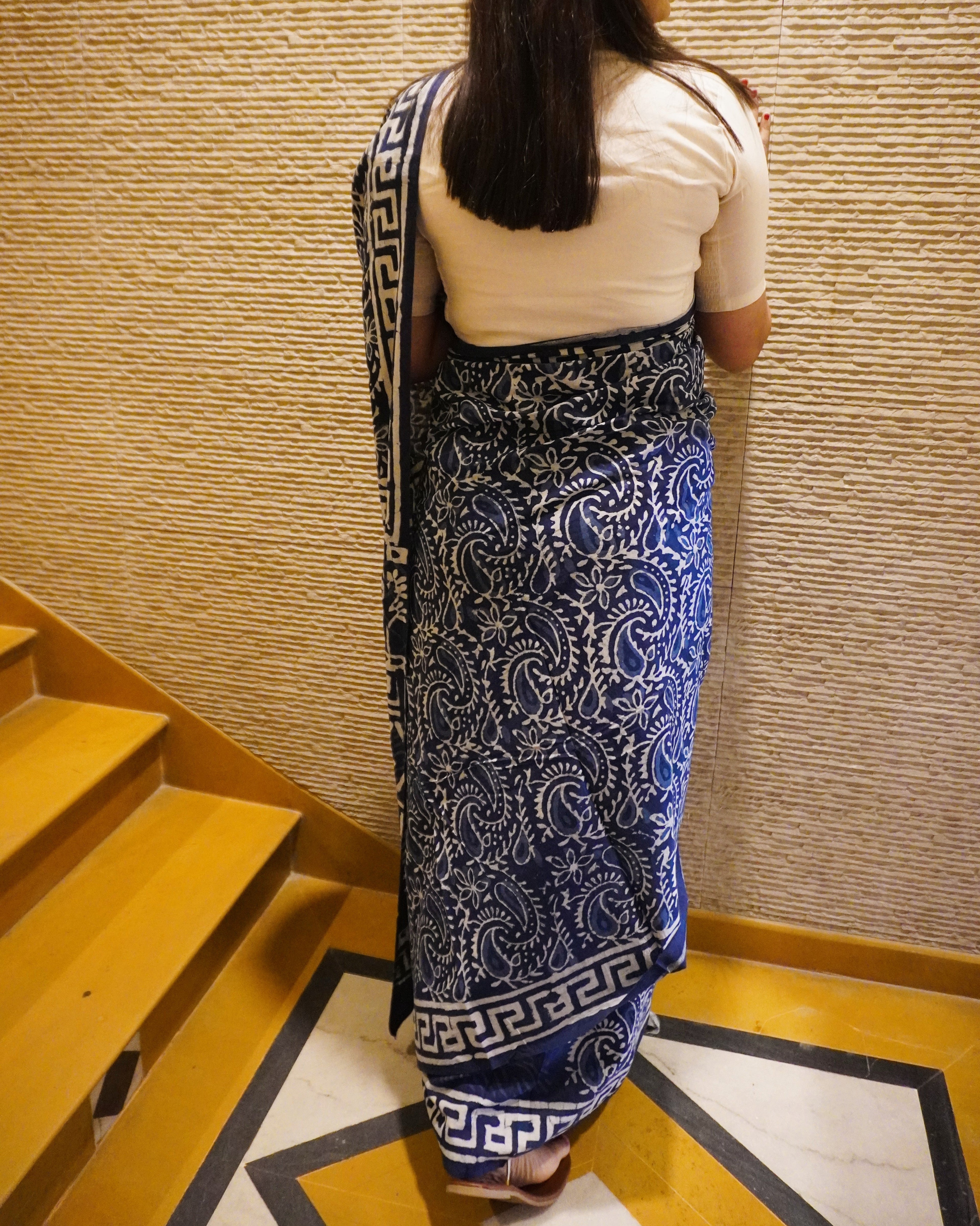 Blue and white indigo hand block print mul cotton saree backlook