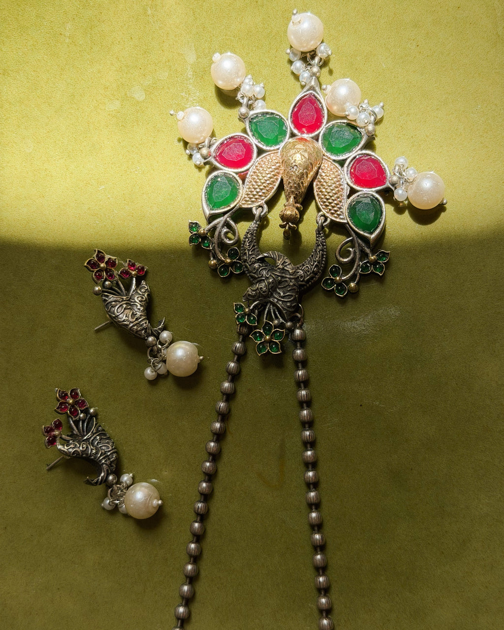 Oxidised necklace featuring pearl accents and vintage design